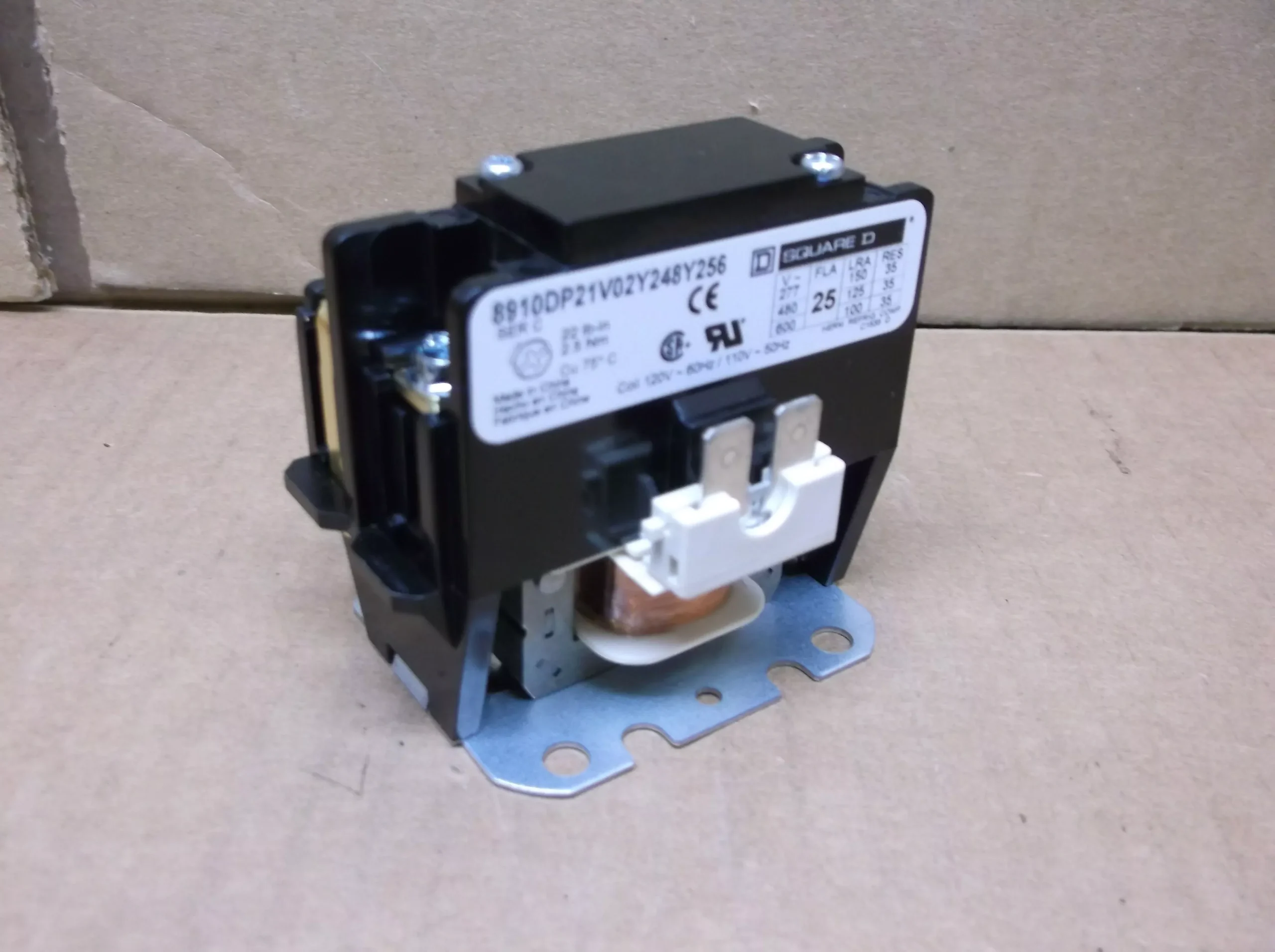 1 Pole 25 Amp Contactor with Shunt, Coil:120Vac, Hertz:50/60, 600V Max