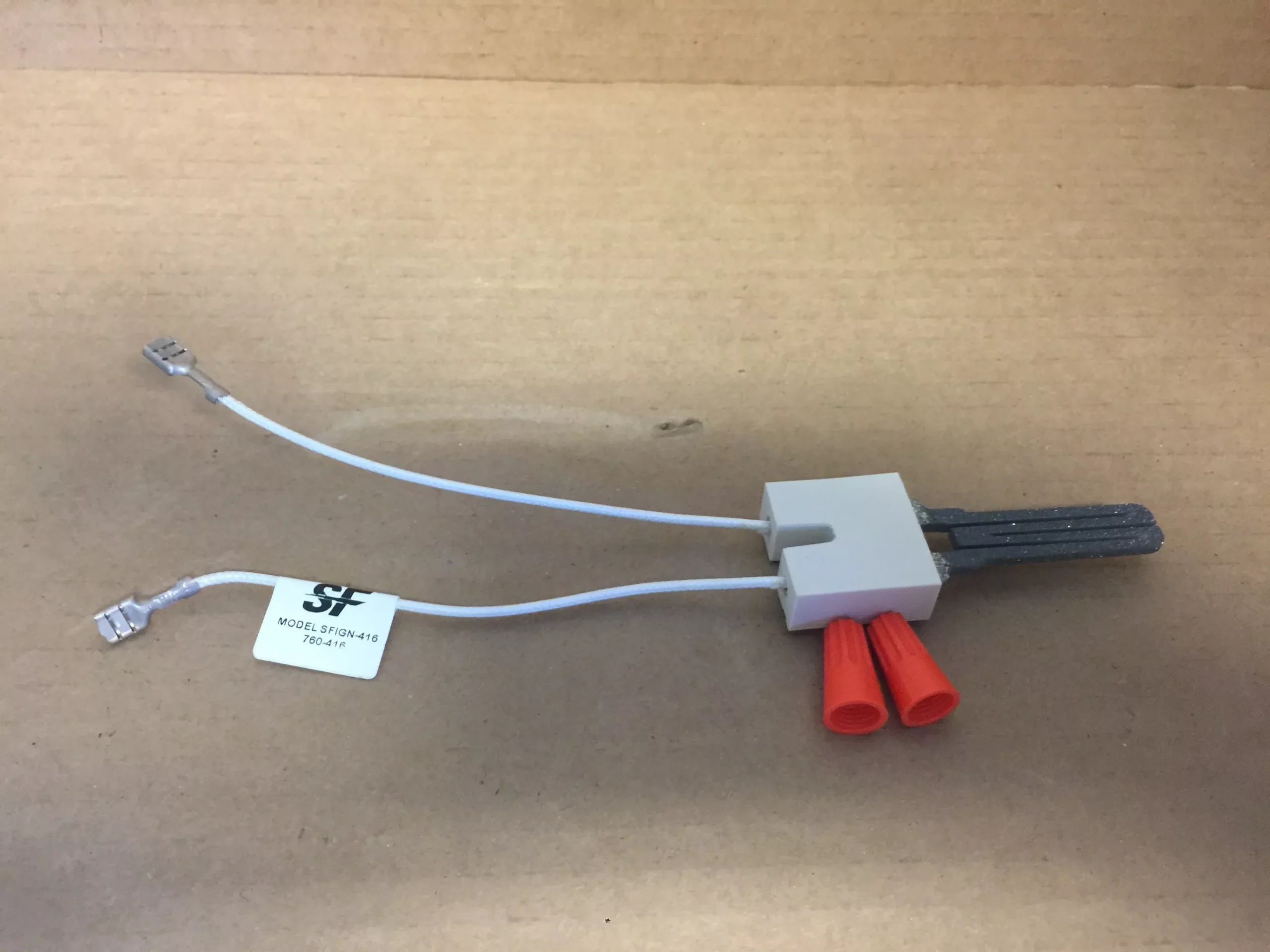 120 V Silicon Carbide Hot Surface Igniter, 1.25" Insulator w/Rib on Left Side and 5" lead