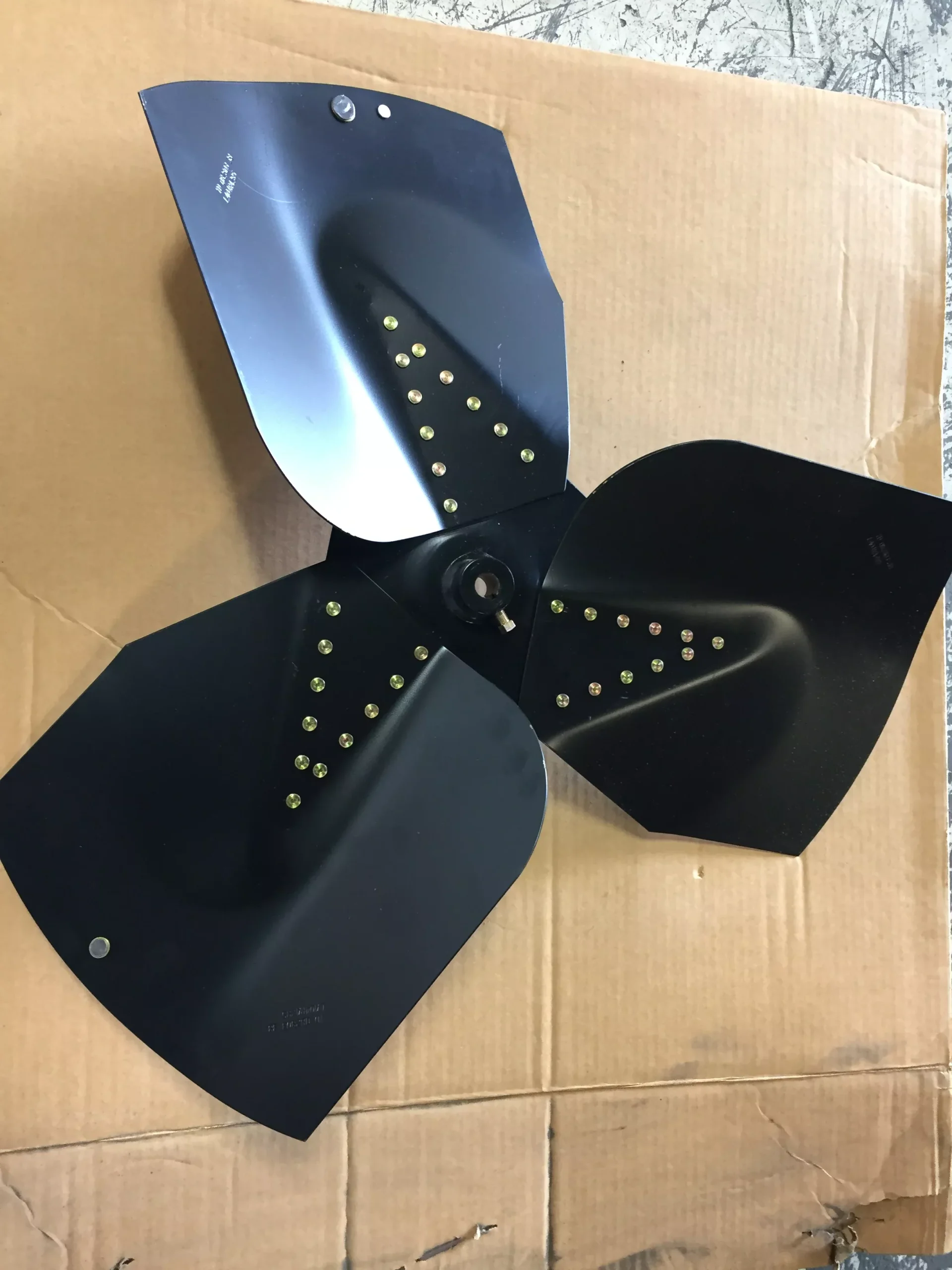 28" DIA 5/8"BORE 3 BLADE FAN CLOCK-WISE ROTATION