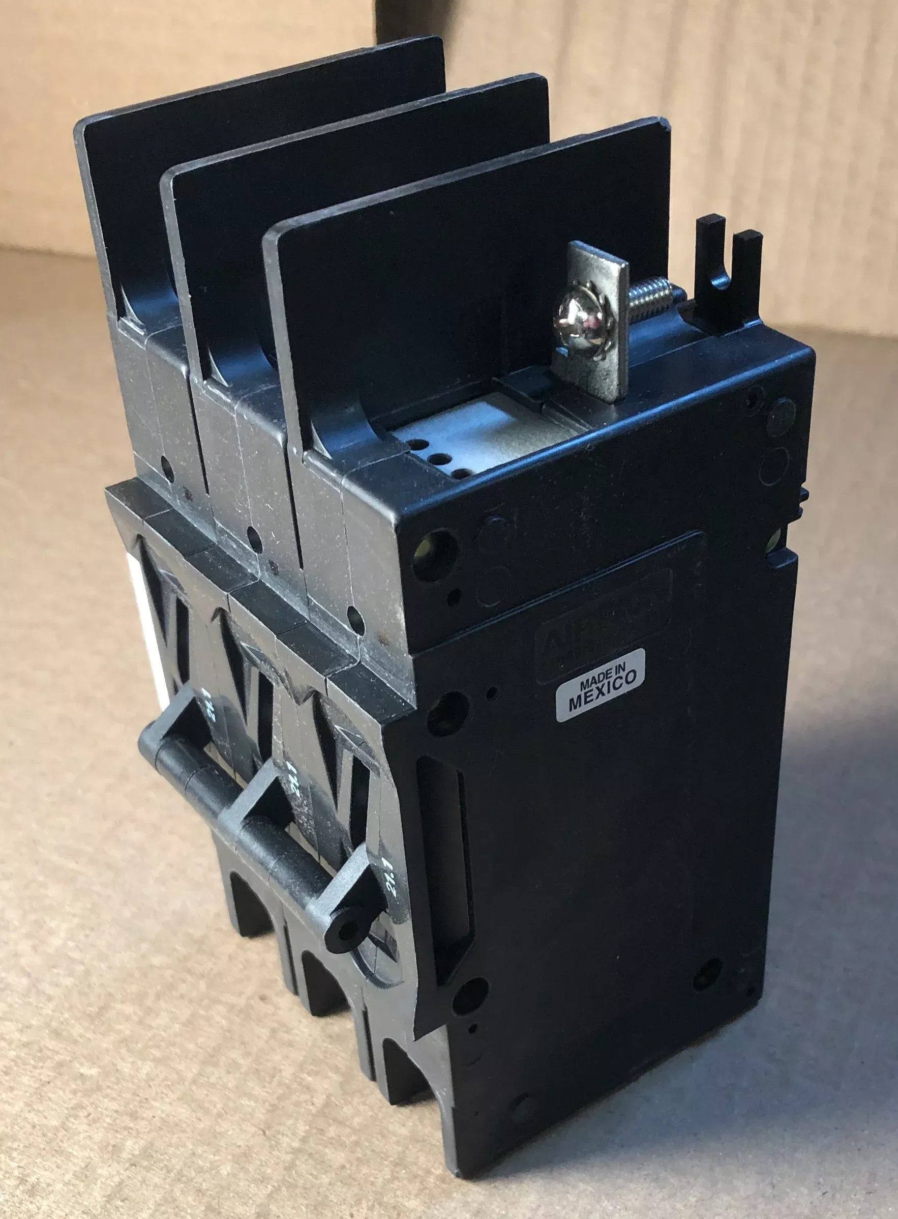 3 Pole 211 A 219 Multi-Pole Series Hyd Mag Cir Brkr Protector/For Manual Controller Applications