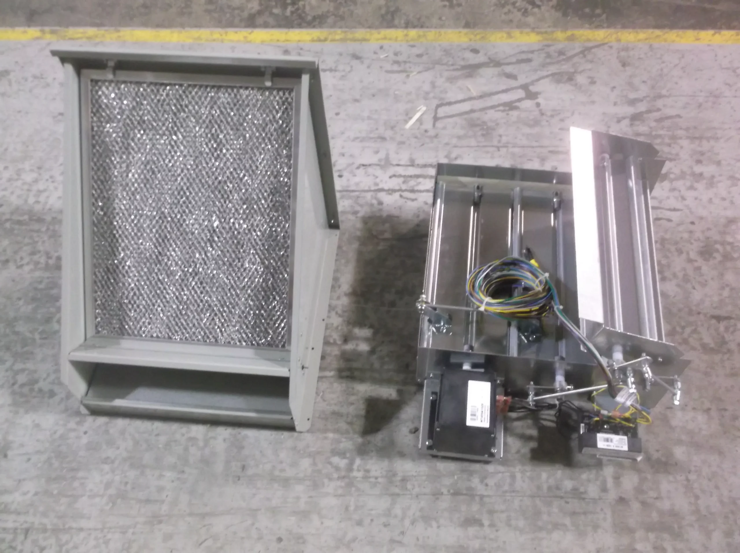 3 Ton Modulating Economizer And Rain Hood