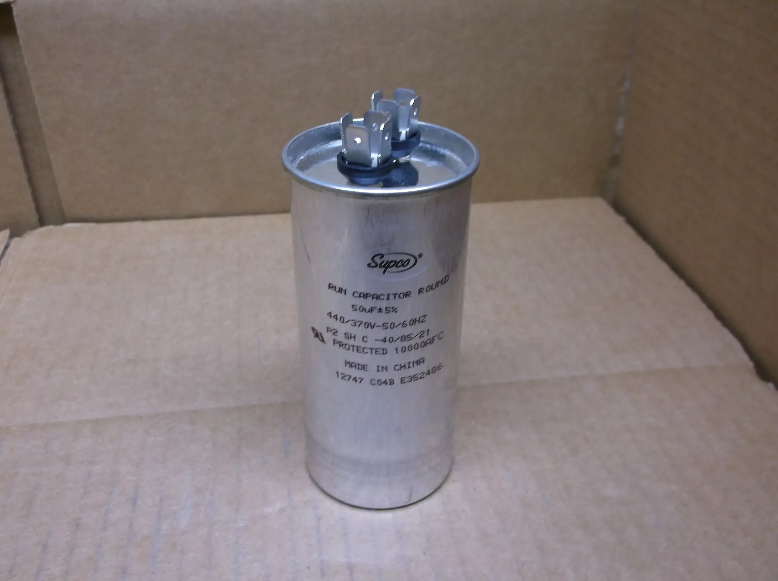 50UFx 440/370VAC Round Run Capacitor